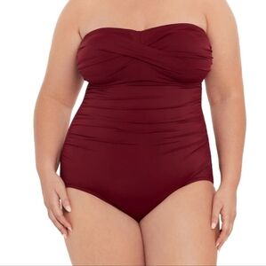Time and Tru Bandeau twist front one piece swimsuit, 2X, Berry